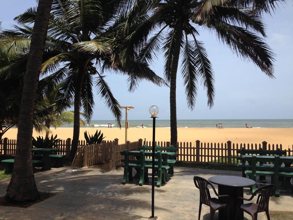Oasis Beach Resort Negombo Exteriör bild