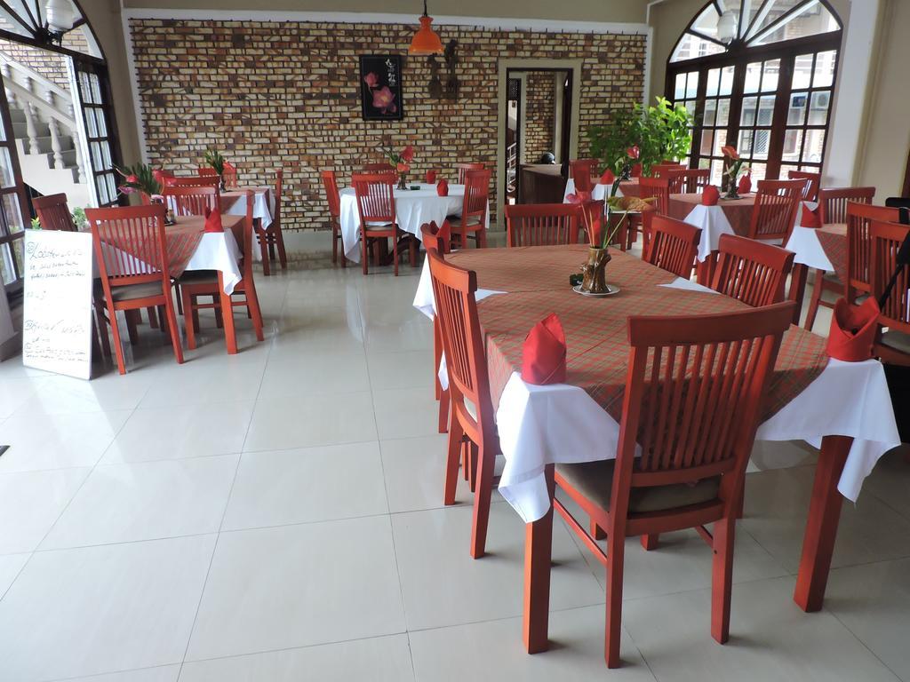 Oasis Beach Resort Negombo Exteriör bild