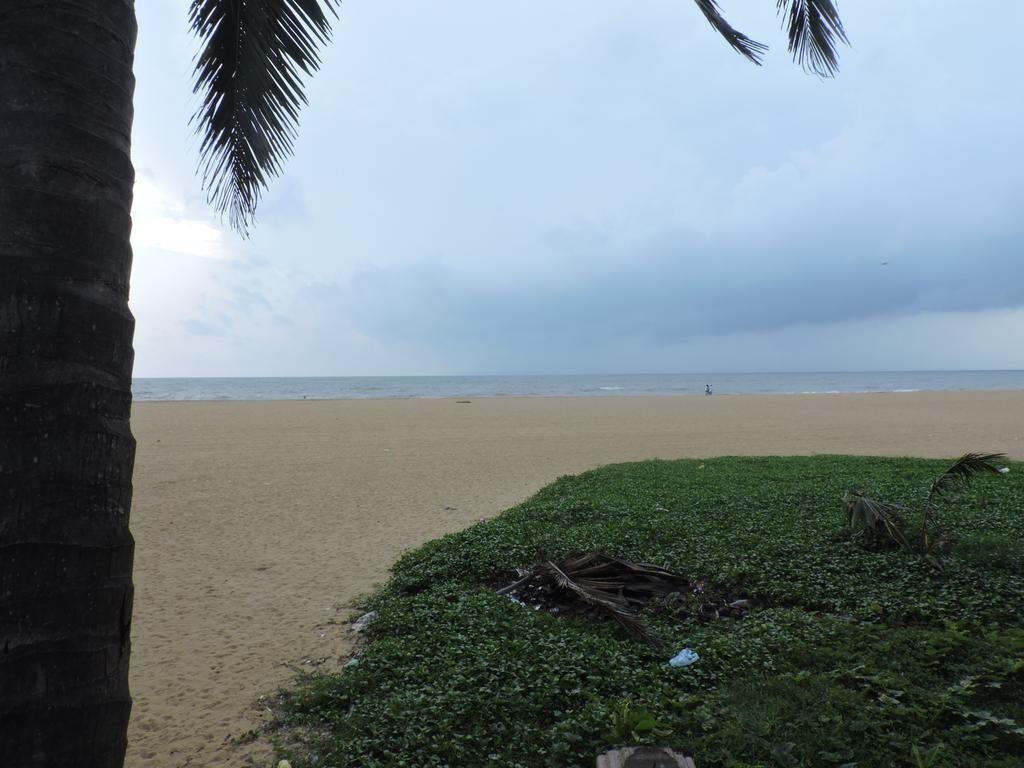 Oasis Beach Resort Negombo Exteriör bild