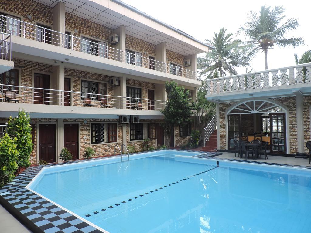 Oasis Beach Resort Negombo Exteriör bild