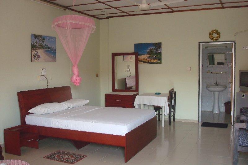 Oasis Beach Resort Negombo Exteriör bild